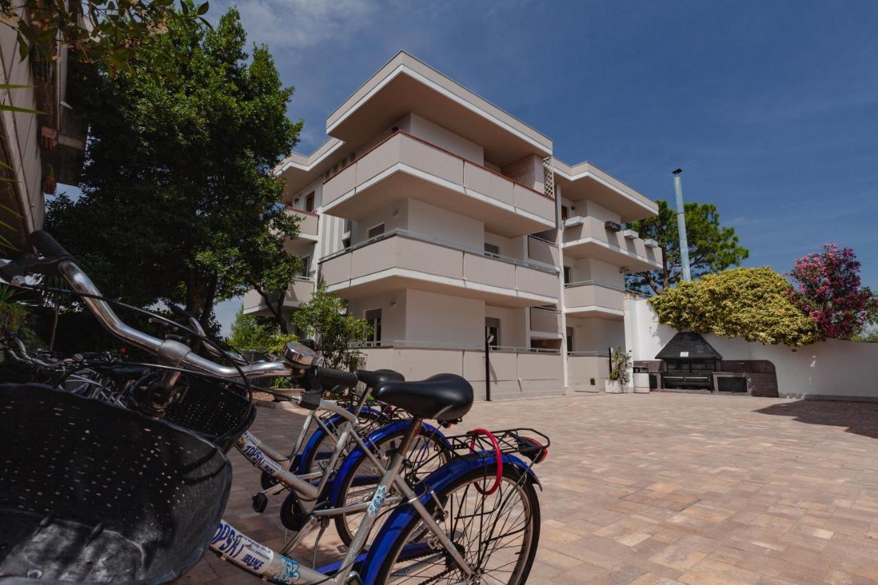 Holiday Club Residence Alba Adriatica Exterior foto